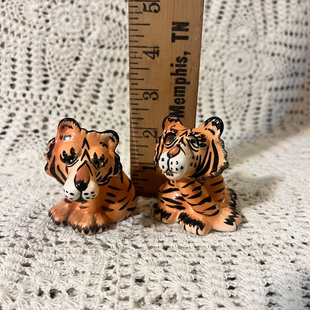Lynda Corneille Ark Safari Vtg Tigers
Salt & Pepper Shakers NWOT - Picture 4 of 6